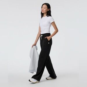 Vuori Halo Essential Wide leg Pant- Size Small